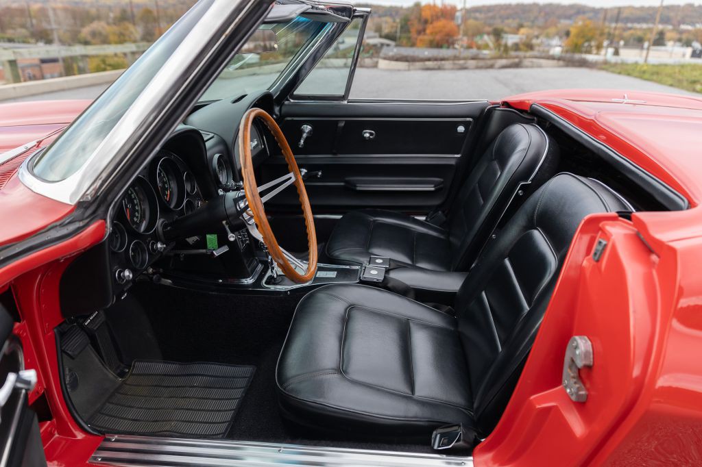 1965 Chevrolet Corvette Image 123