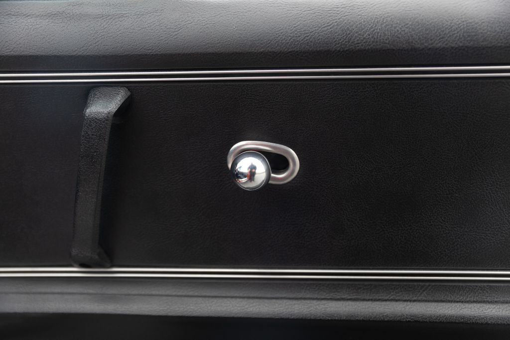 1965 Chevrolet Corvette Image 129