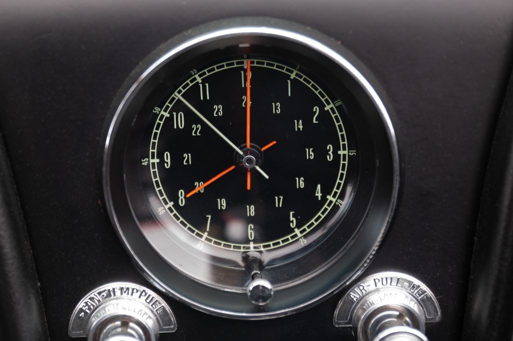 1965 Chevrolet Corvette Image 164