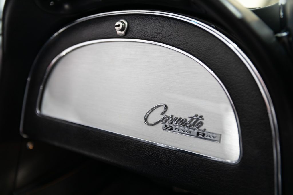 1965 Chevrolet Corvette Image 207