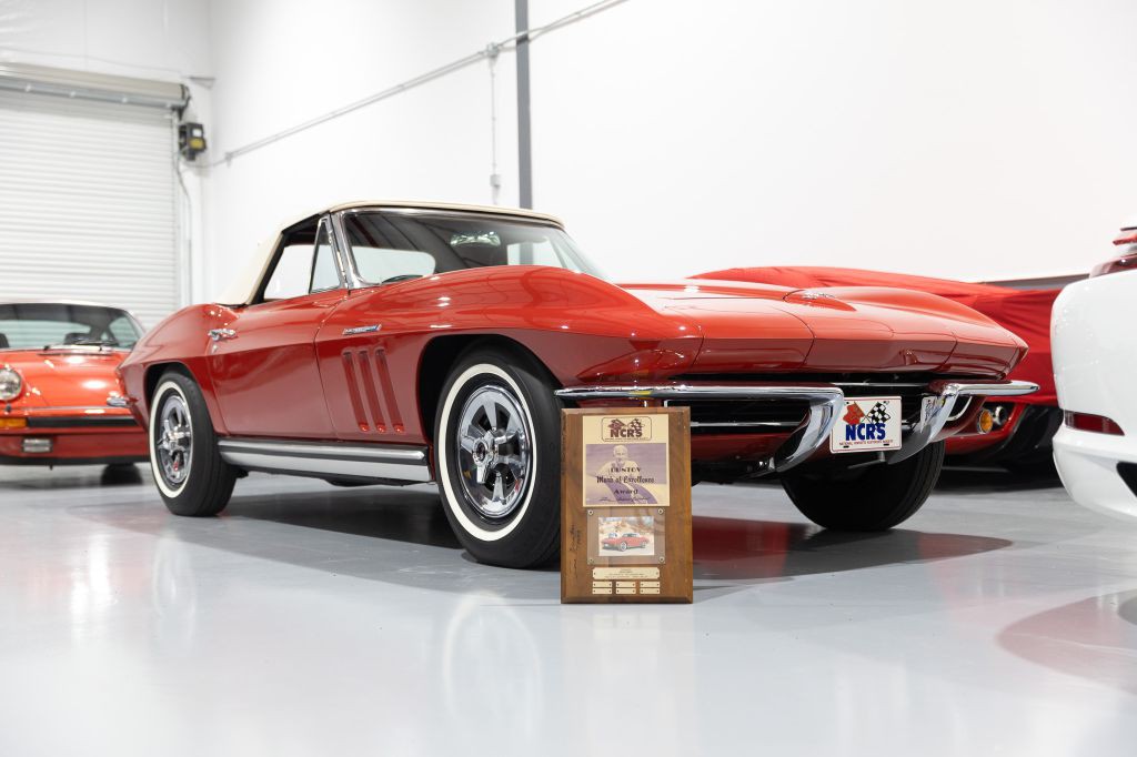 1965 Chevrolet Corvette Image 214