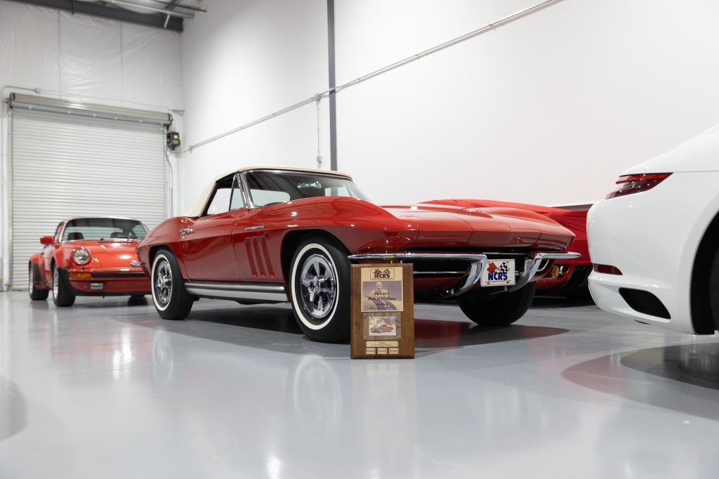 1965 Chevrolet Corvette Image 215