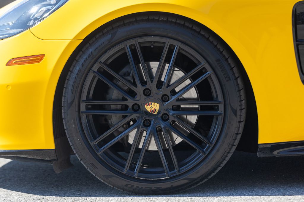 2018 Porsche Panamera Image 4