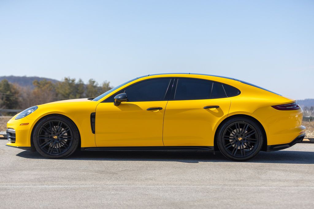 2018 Porsche Panamera Image 5