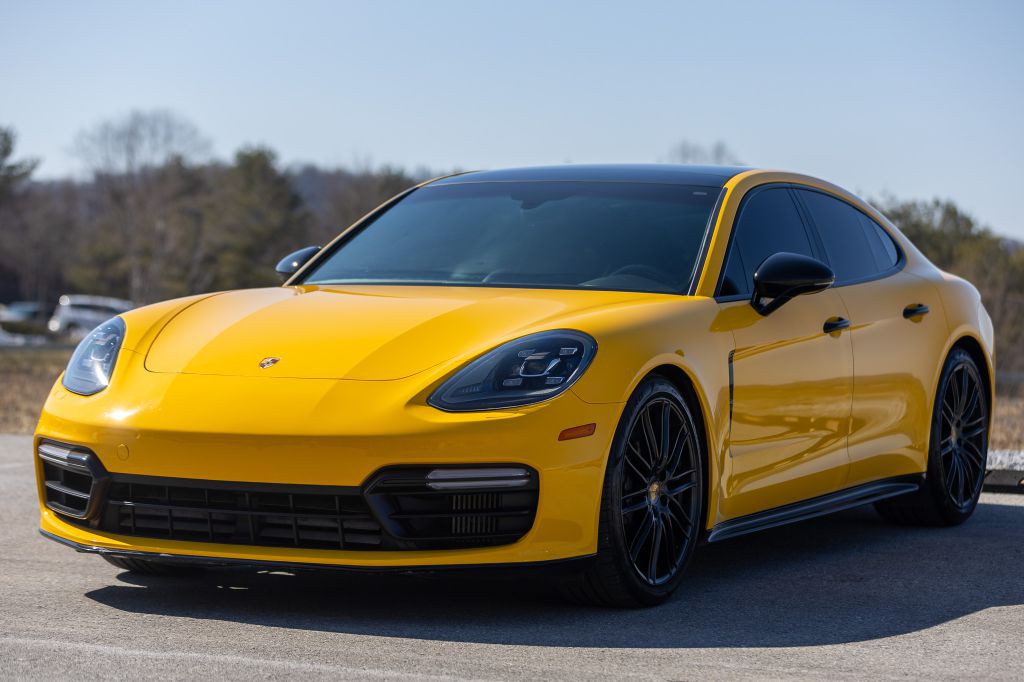 2018 Porsche Panamera Image 10