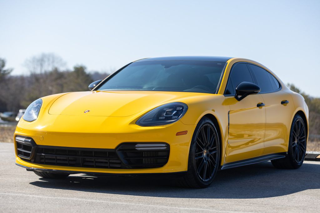 2018 Porsche Panamera Image 11