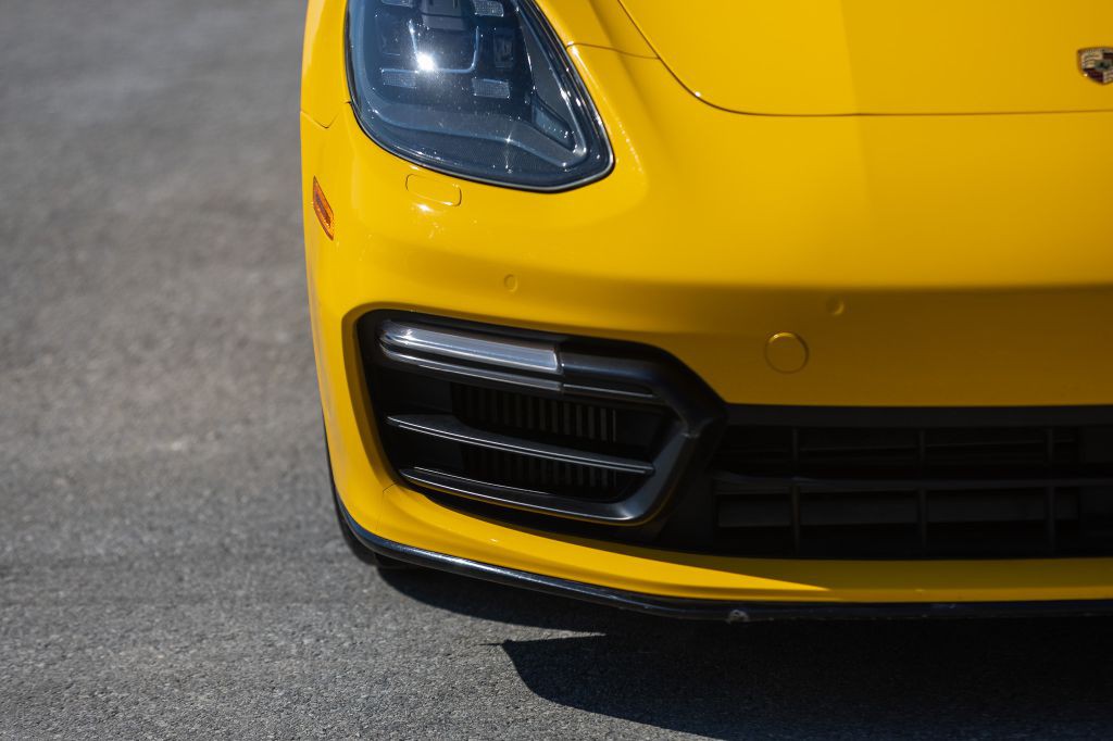 2018 Porsche Panamera Image 15