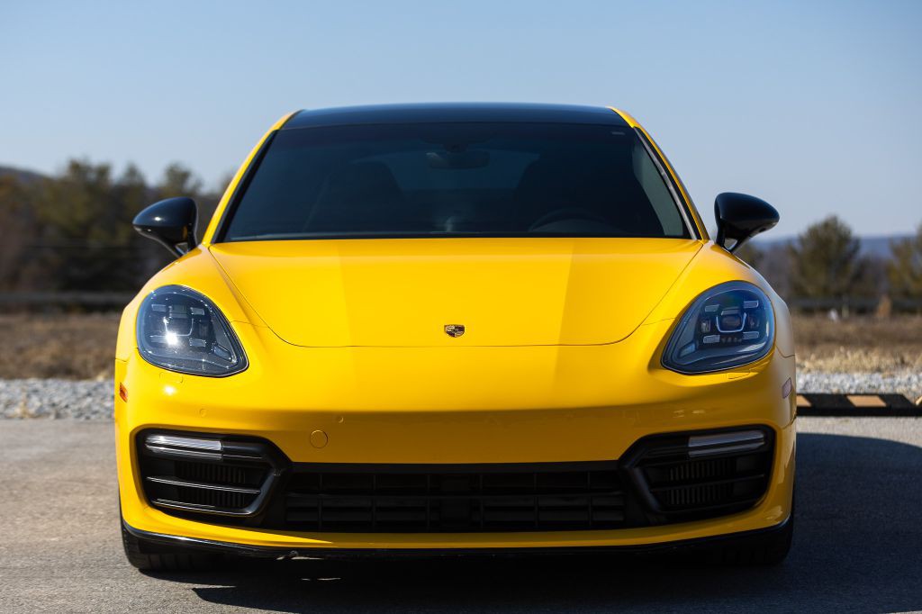 2018 Porsche Panamera Image 19