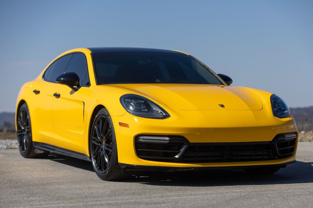 2018 Porsche Panamera Image 22