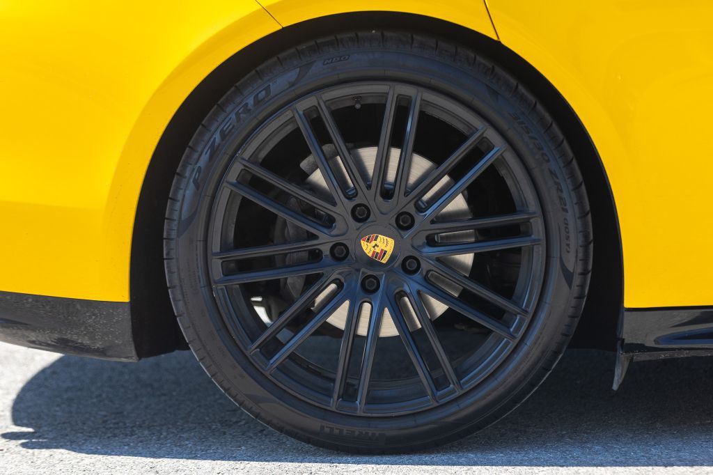 2018 Porsche Panamera Image 28