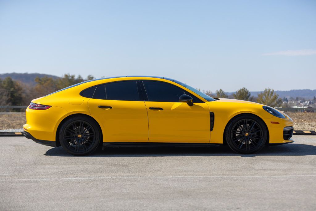 2018 Porsche Panamera Image 29