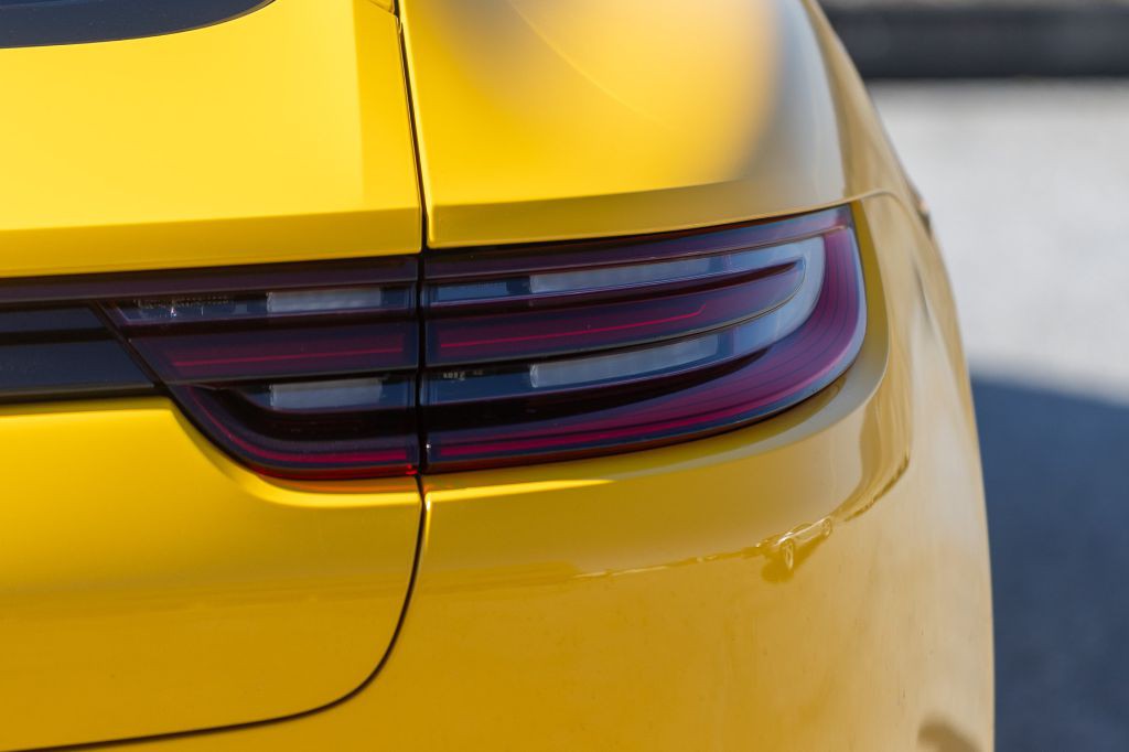 2018 Porsche Panamera Image 37