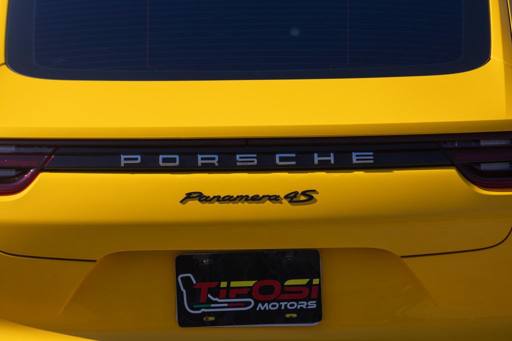 2018 Porsche Panamera Image 38