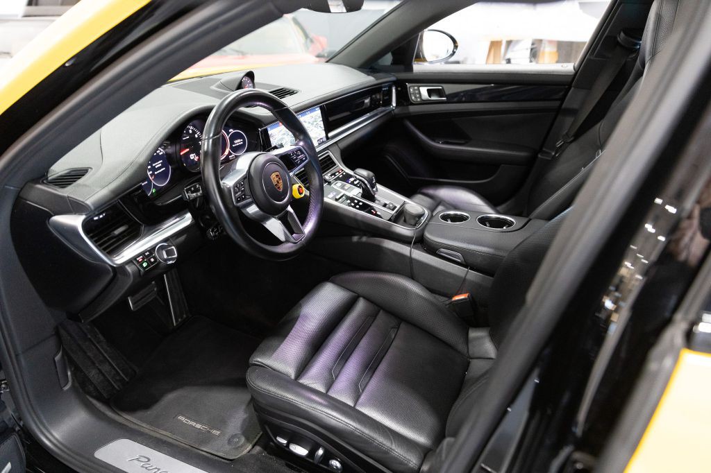 2018 Porsche Panamera Image 49