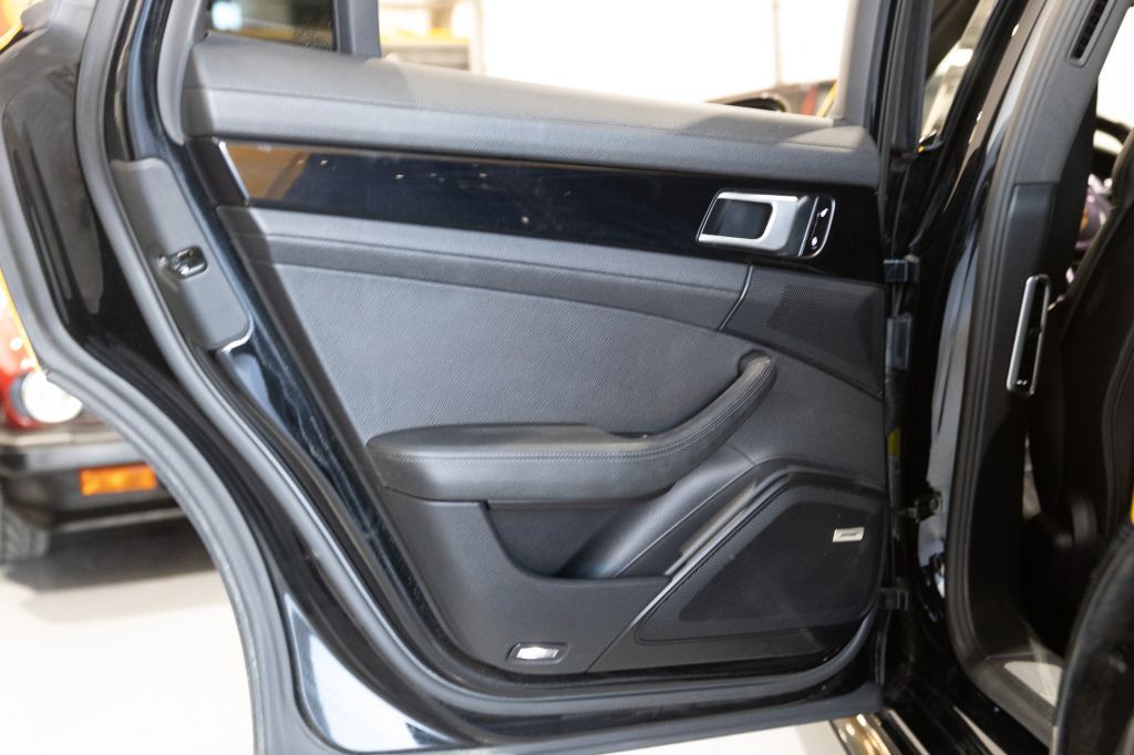 2018 Porsche Panamera Image 54