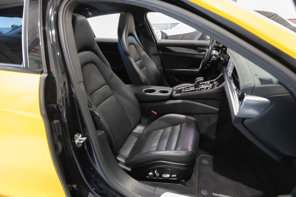 2018 Porsche Panamera Image 62