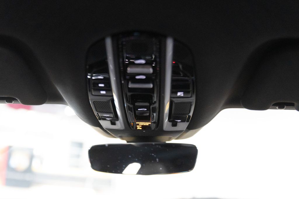 2018 Porsche Panamera Image 76