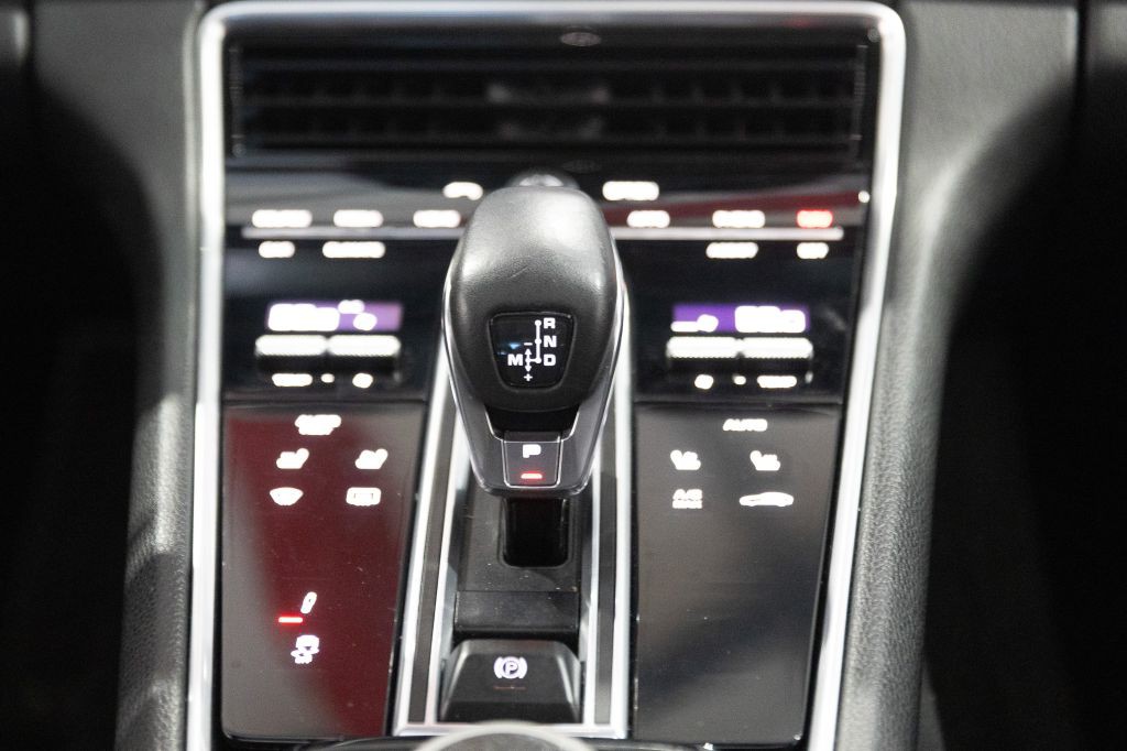 2018 Porsche Panamera Image 77