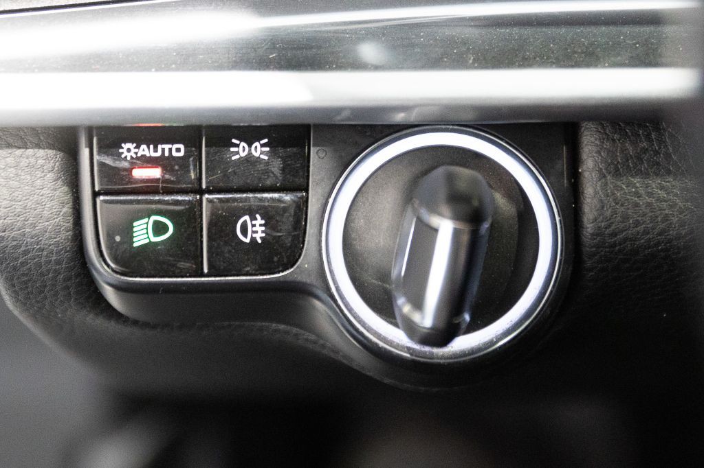 2018 Porsche Panamera Image 79