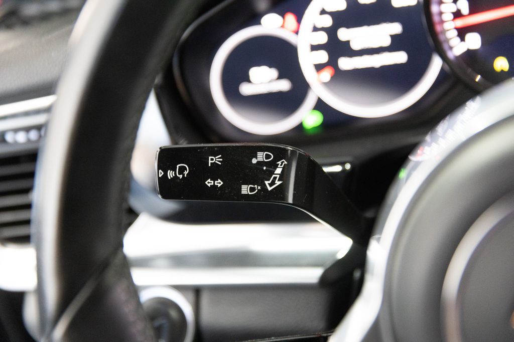 2018 Porsche Panamera Image 81