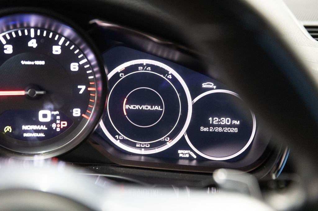 2018 Porsche Panamera Image 91