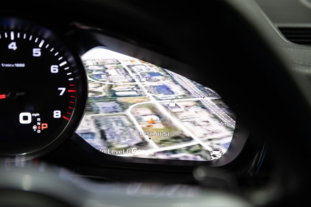 2018 Porsche Panamera Image 93