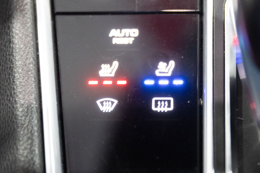 2018 Porsche Panamera Image 105