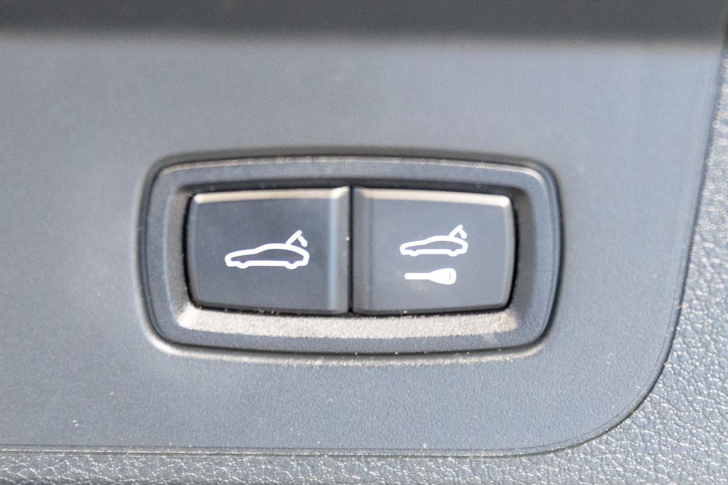 2018 Porsche Panamera Image 111