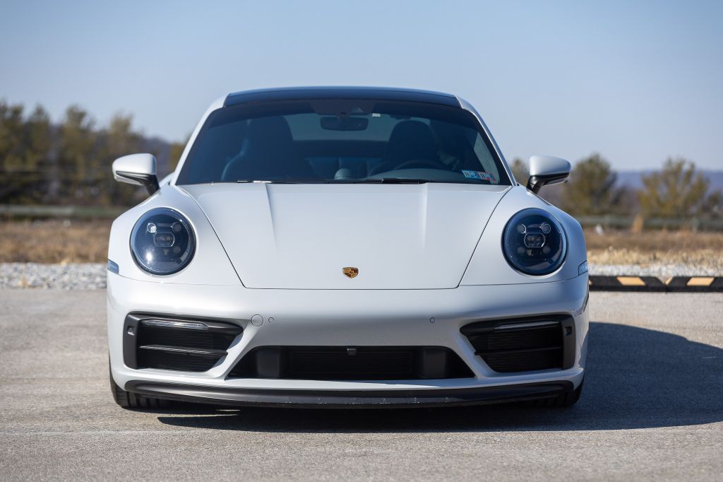 2023 Porsche 911 Image 2