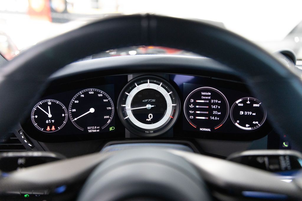 2023 Porsche 911 Image 8