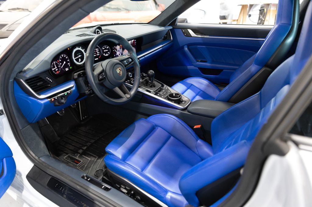 2023 Porsche 911 Image 12