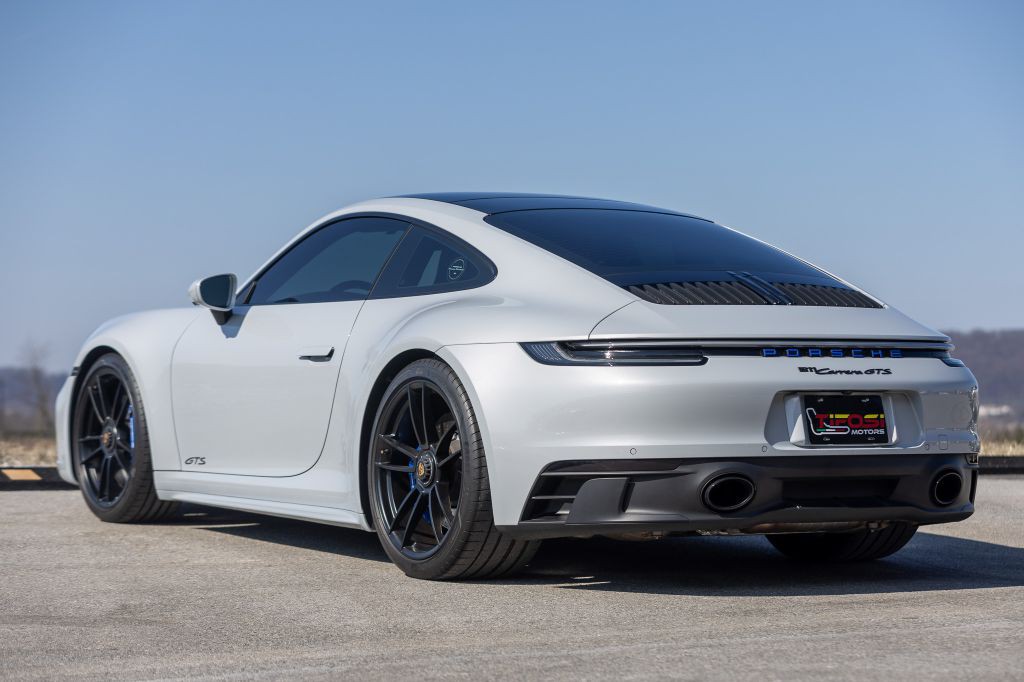 2023 Porsche 911 Image 32