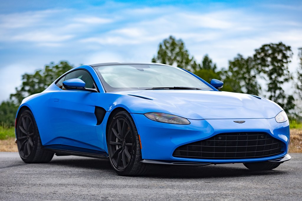2021 Aston Martin Vantage Image 3