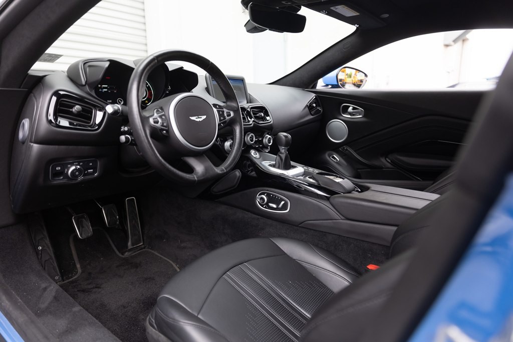 2021 Aston Martin Vantage Image 8
