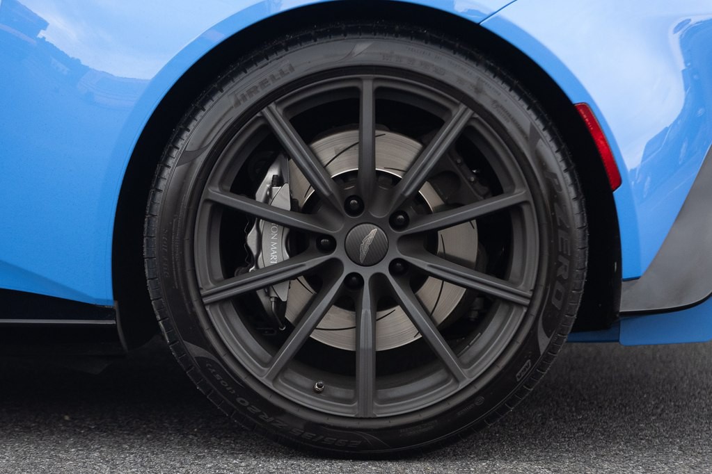 2021 Aston Martin Vantage Image 31