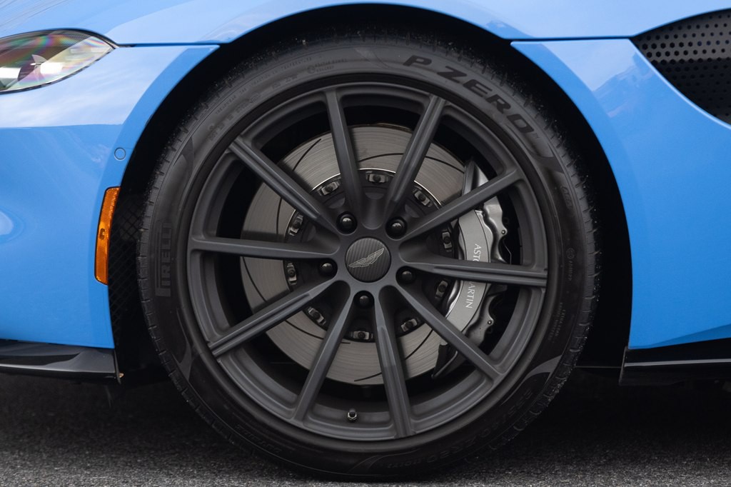 2021 Aston Martin Vantage Image 35