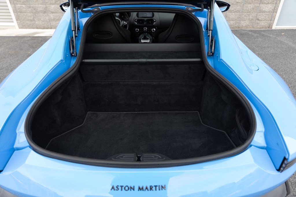 2021 Aston Martin Vantage Image 65