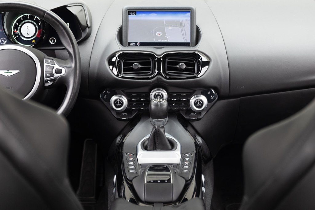 2021 Aston Martin Vantage Image 66