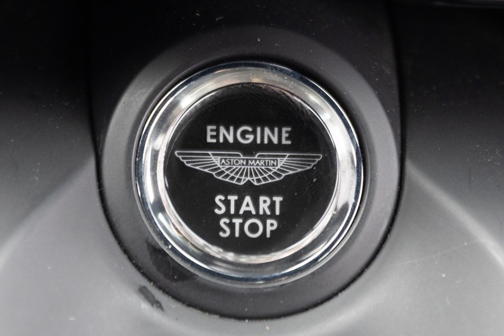 2021 Aston Martin Vantage Image 81