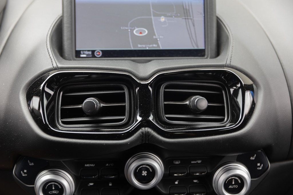 2021 Aston Martin Vantage Image 84
