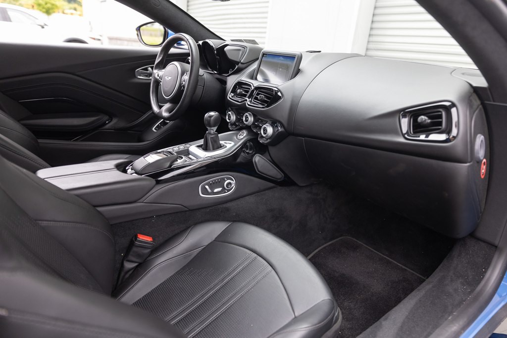 2021 Aston Martin Vantage Image 101