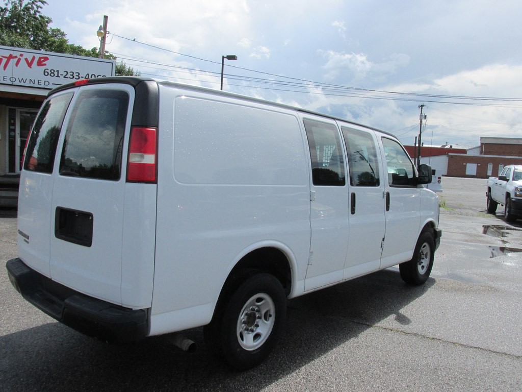2013 Chevrolet Express Image 4