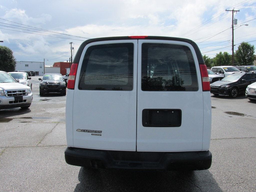 2013 Chevrolet Express Image 5