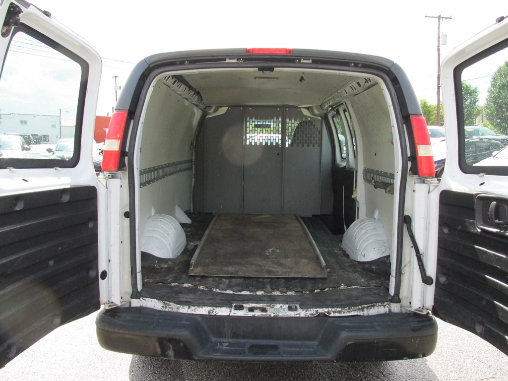2013 Chevrolet Express Image 7