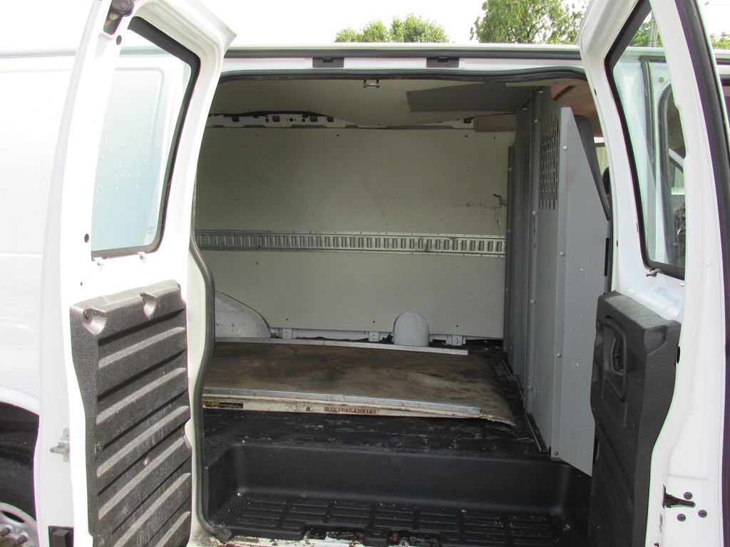 2013 Chevrolet Express Image 8