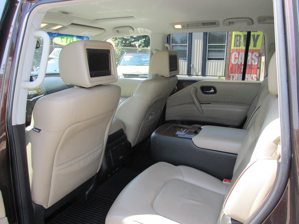 2017 Nissan Armada Image 8