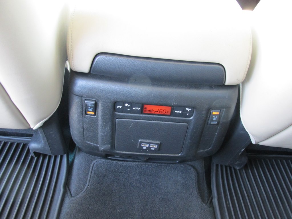 2017 Nissan Armada Image 9