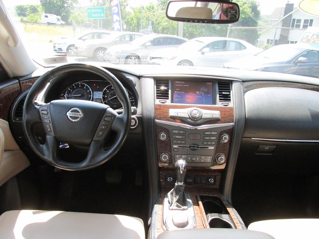 2017 Nissan Armada Image 10