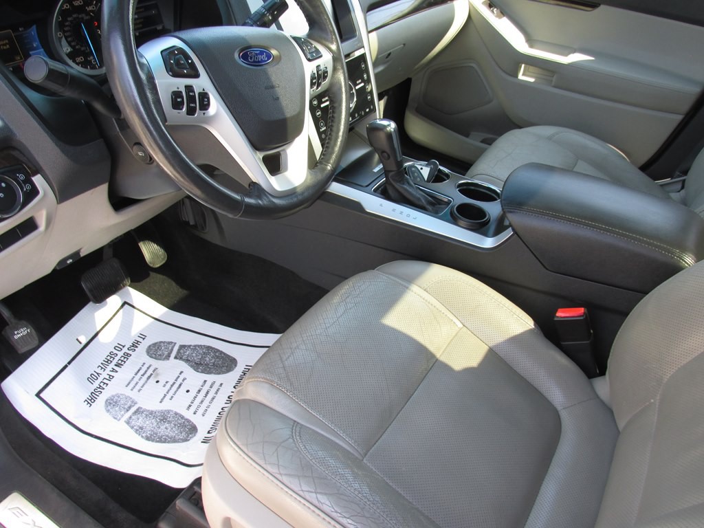 2012 Ford Explorer Image 8