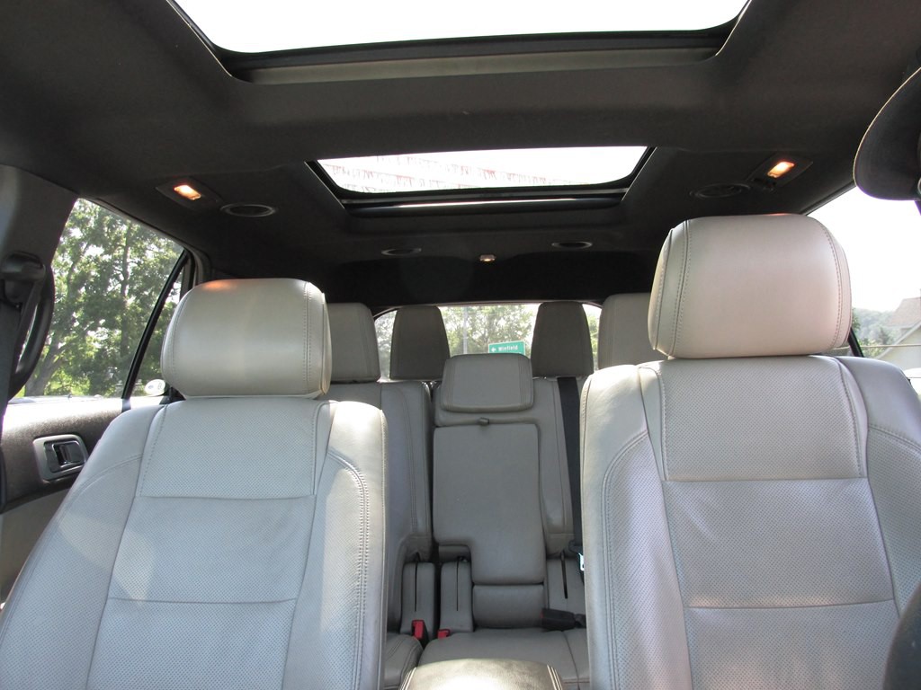 2012 Ford Explorer Image 10